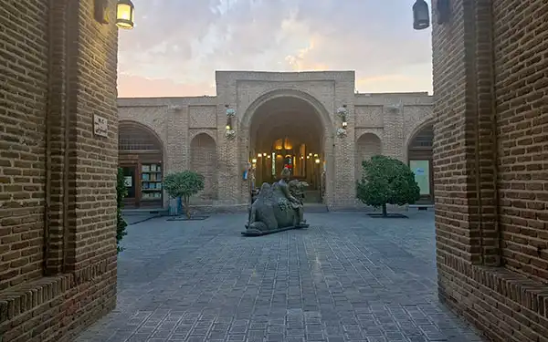 حیاط شترخان سعدالسلطنه